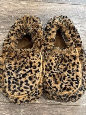 Warmies Leopard-Pattern Faux Fur Slippers in Brown and Black